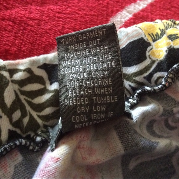 ❤️3/$15❤️ Massini Ruffle split skirt @dafox - Picture 8 of 8